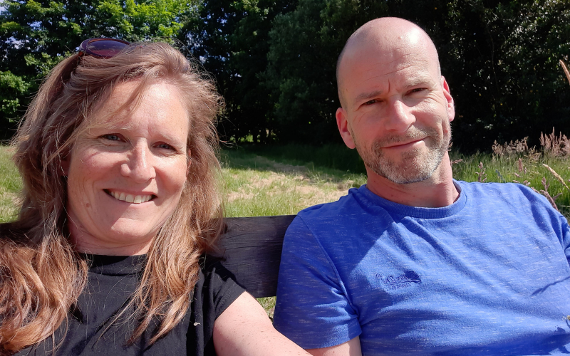 Rene en Marieke bij Uitstek tiny houses met hottub in Drenthe