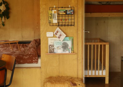interieur van tiny house met hottub in drenthe