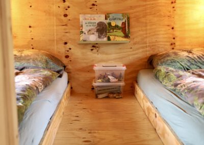 Interieur tiny house met hottub in Drenthe