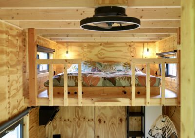 Interieur tiny house met hottub in Drenthe