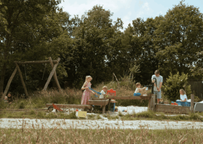Natuurspeeltuin bij tiny house met hottub in drenthe