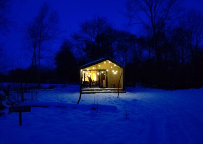 Tiny house met hottub in Drenthe by night
